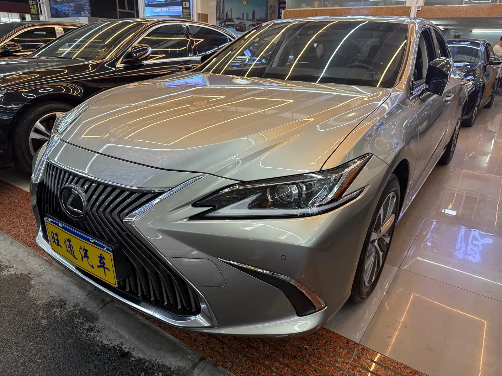LEXUS ES