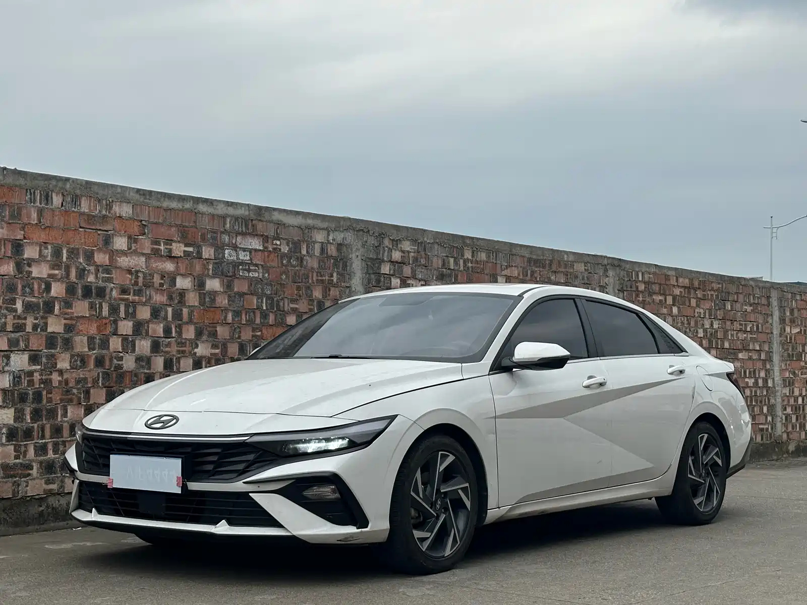 HYUNDAI ELANTRA 2023