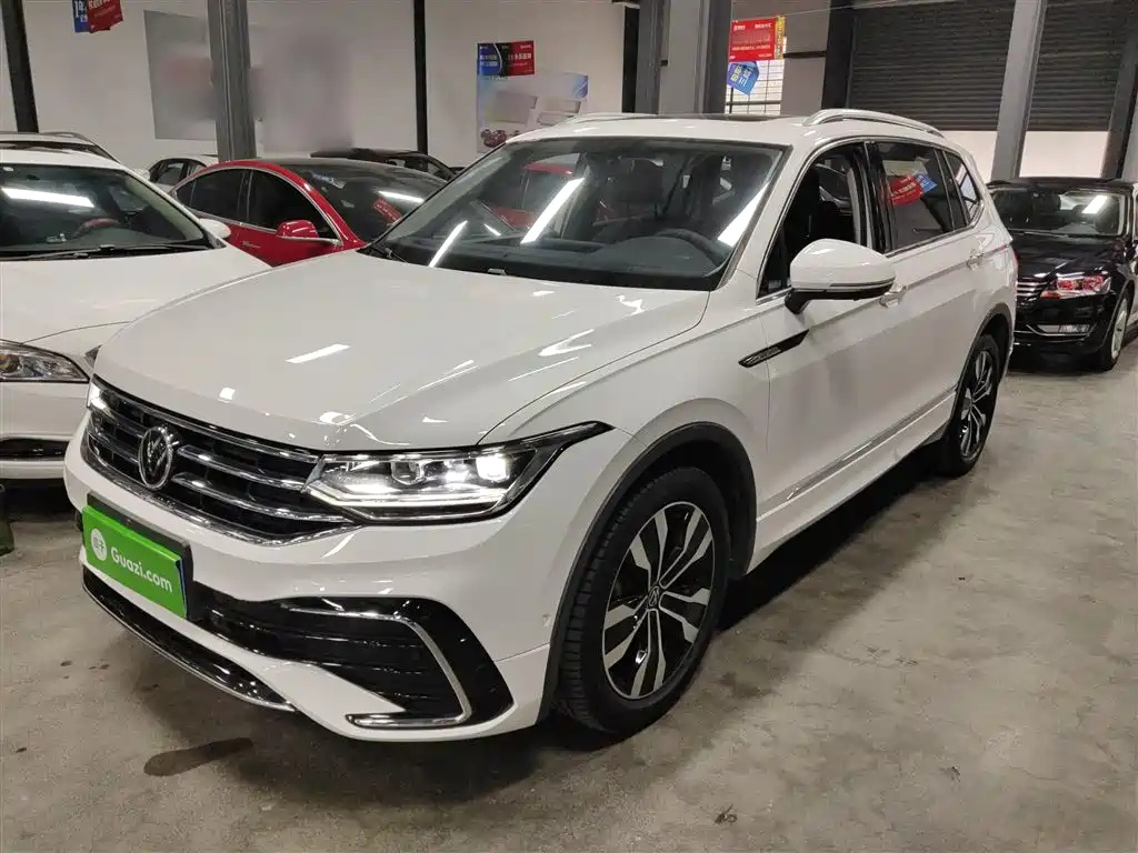 VOLKSWAGEN TIGUAN L 2022