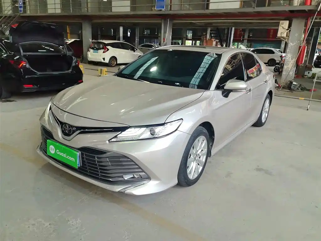 TOYOTA CAMRY 2019