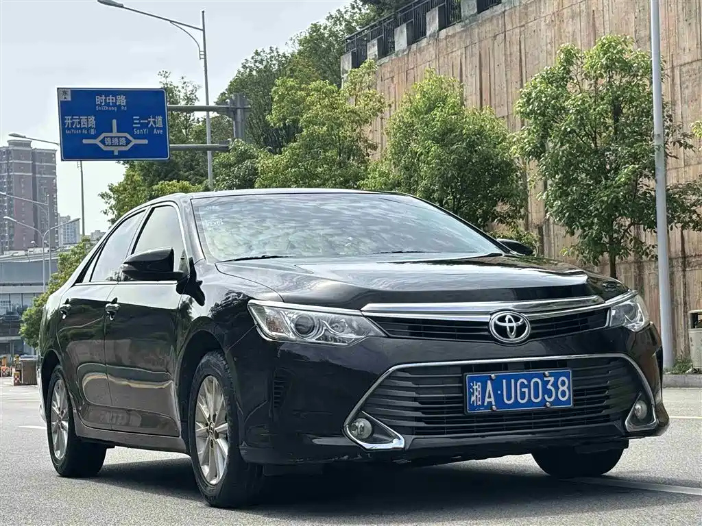 TOYOTA CAMRY 2016