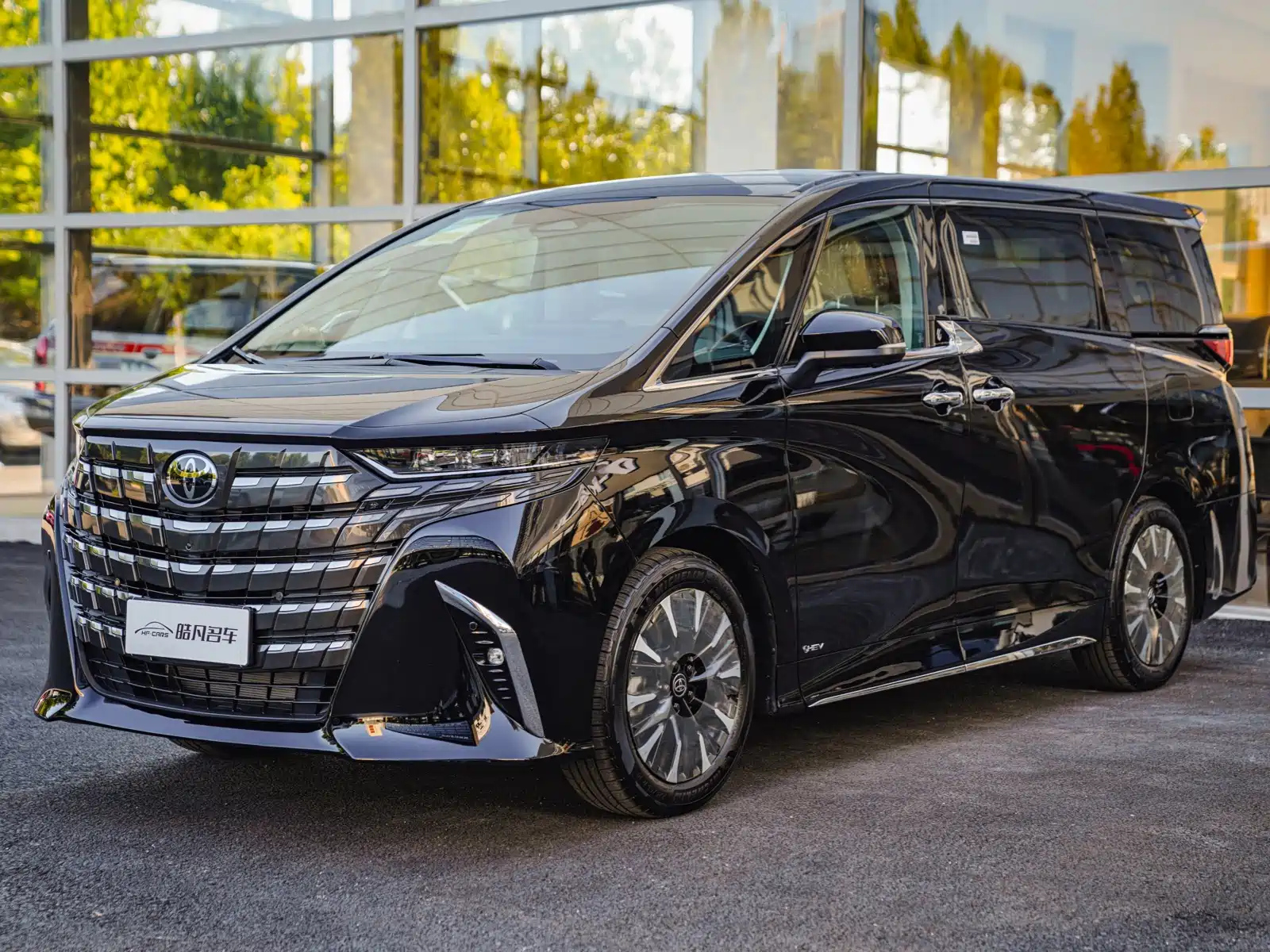 TOYOTA ALPHARD 2024
