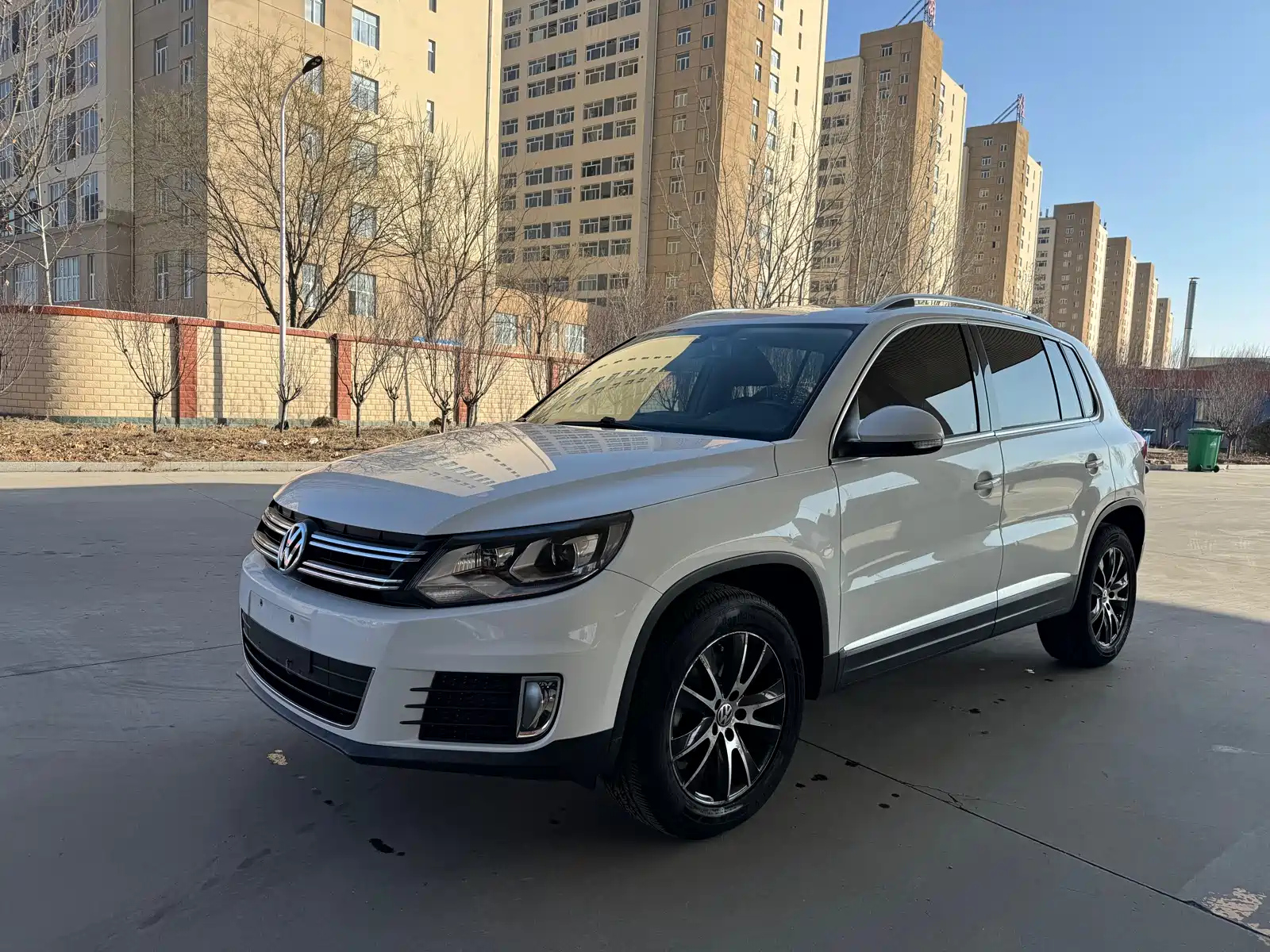 VOLKSWAGEN TIGUAN 2015
