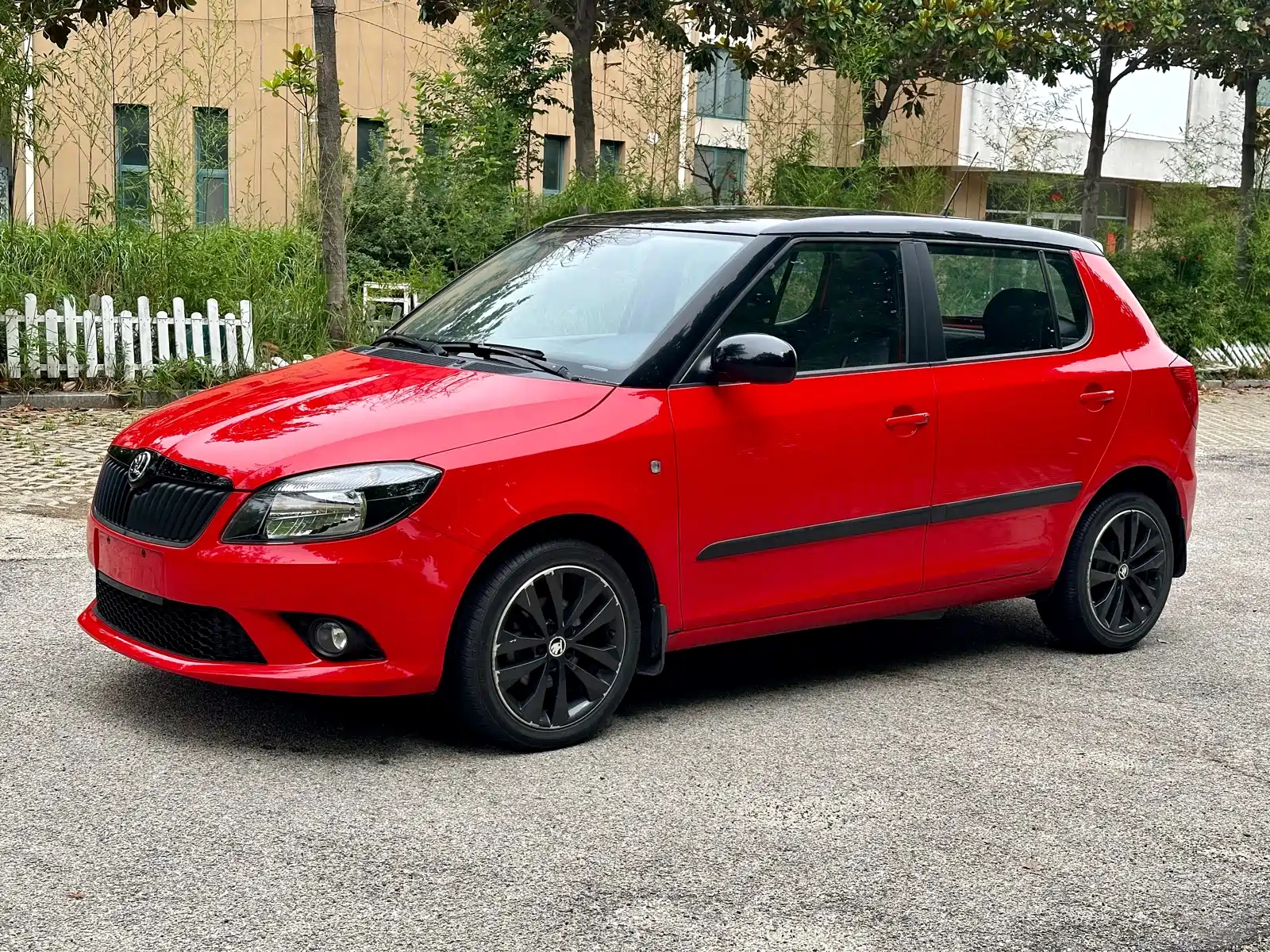 SKODA FASCIA 2014