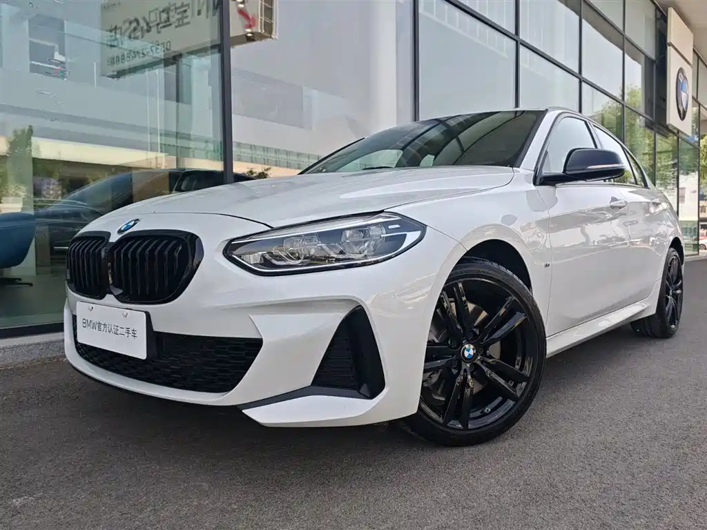 BMW 1-SERIES 2023