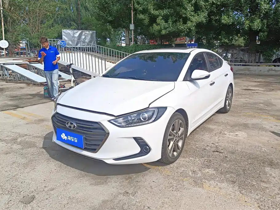 HYUNDAI ELANTRA 2016