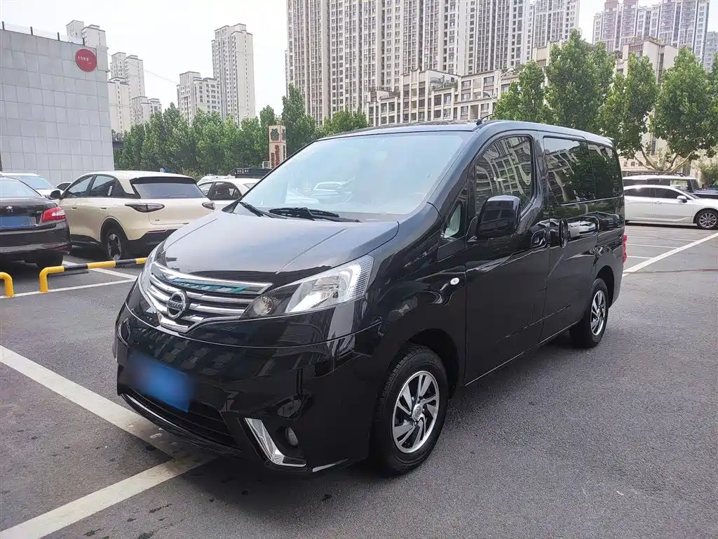NISSAN NV200 2018