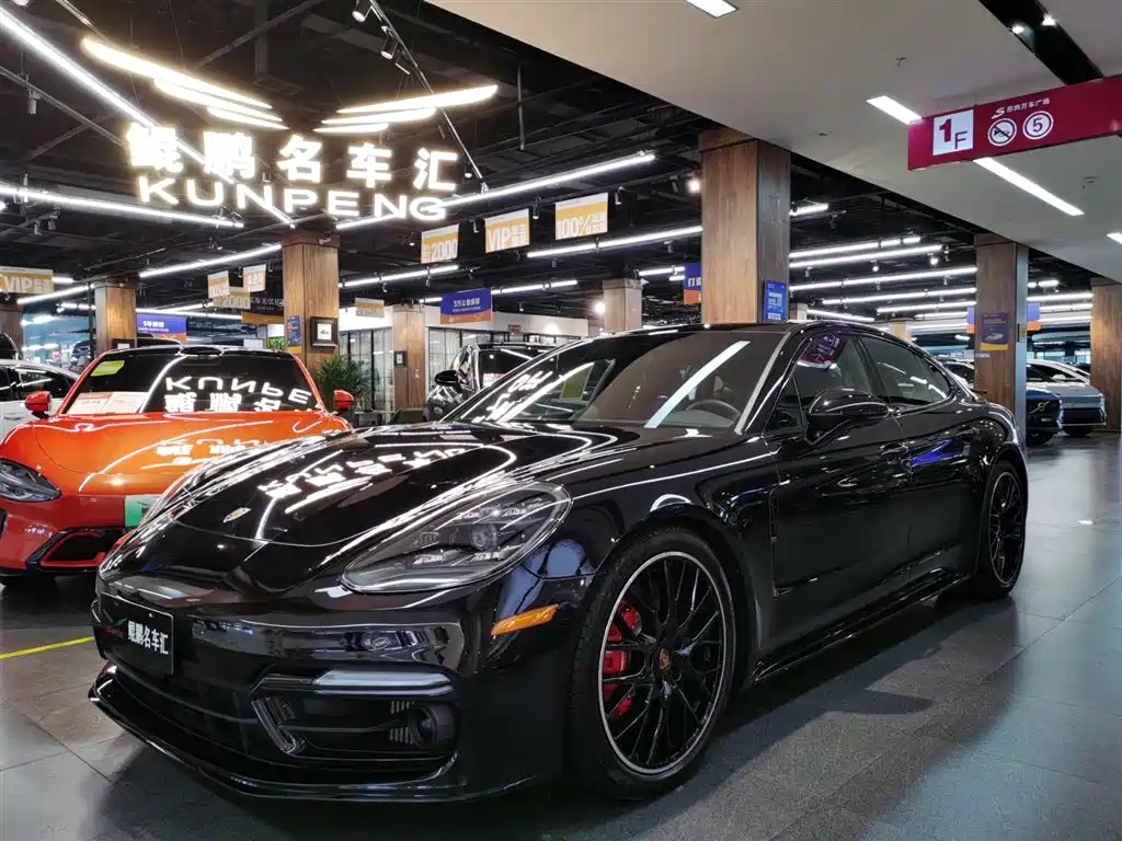 PORSCHE PANAMERA 2021