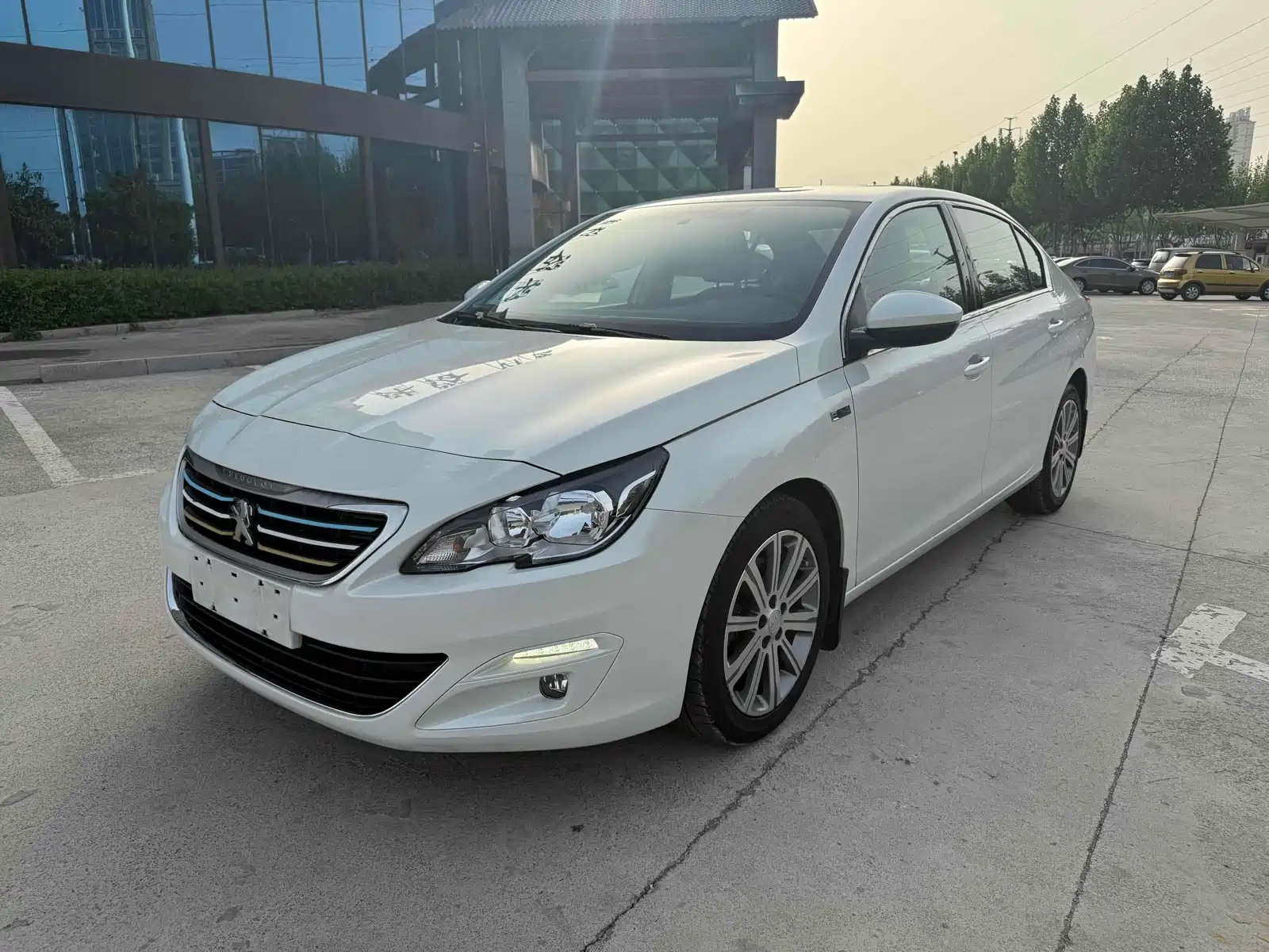 PEUGEOT 408 2016
