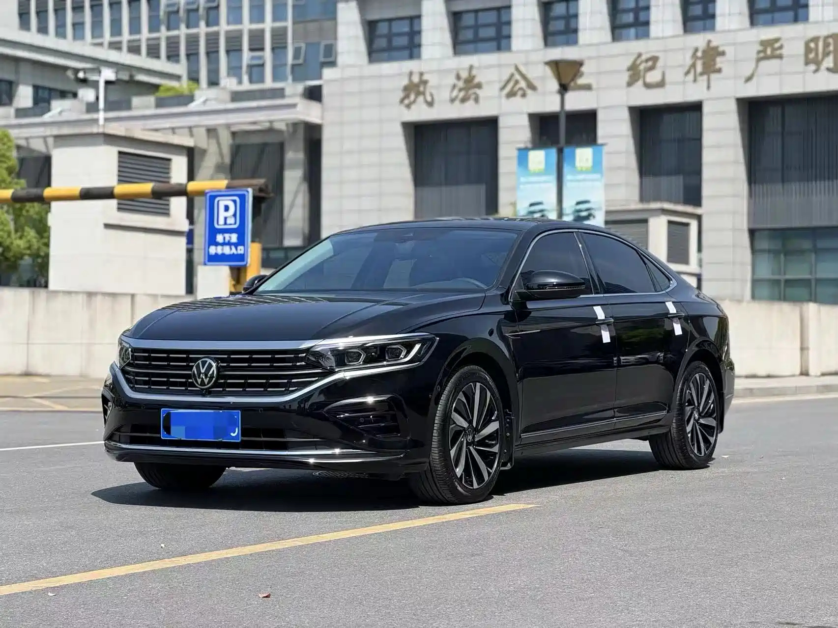 VOLKSWAGEN PASSAT 2024
