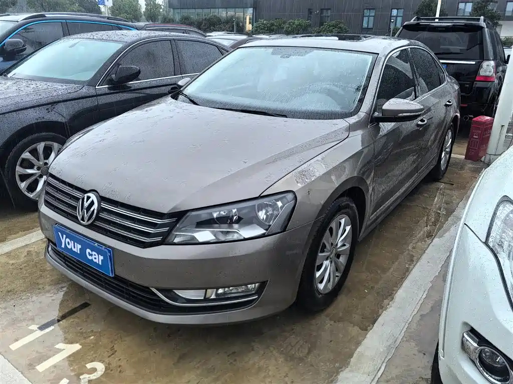 VOLKSWAGEN PASSAT 2011