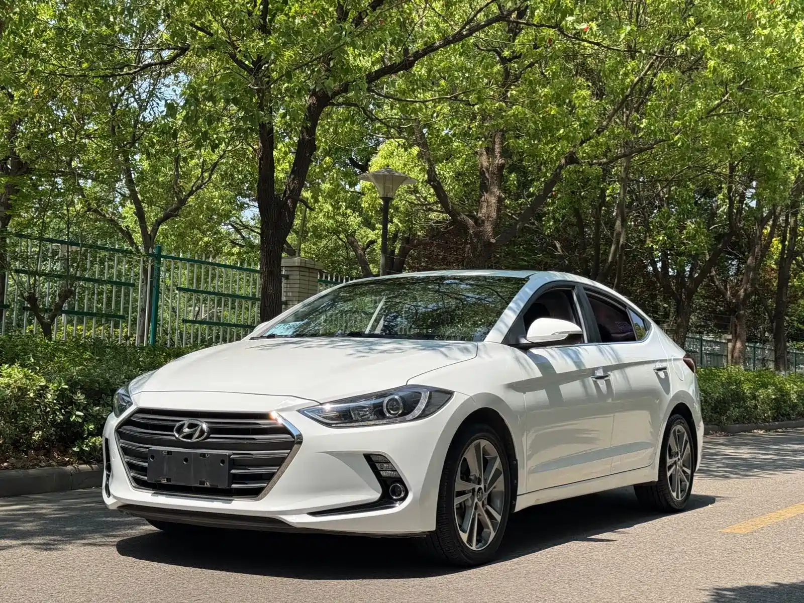 HYUNDAI ELANTRA 2016