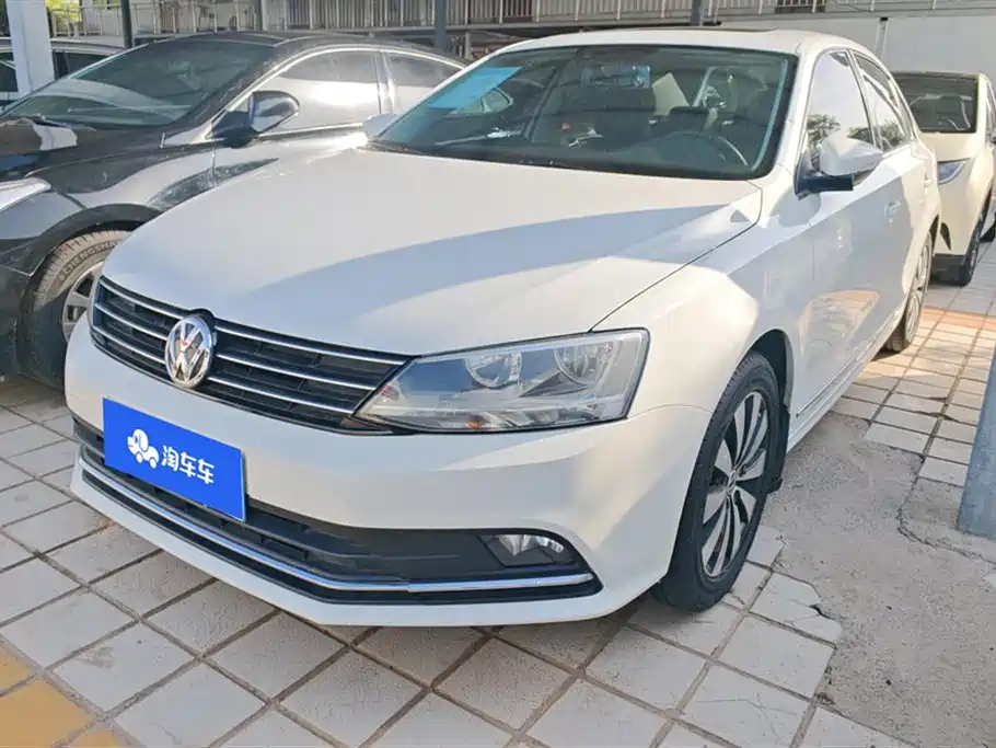 VOLKSWAGEN SAGITAR 2017