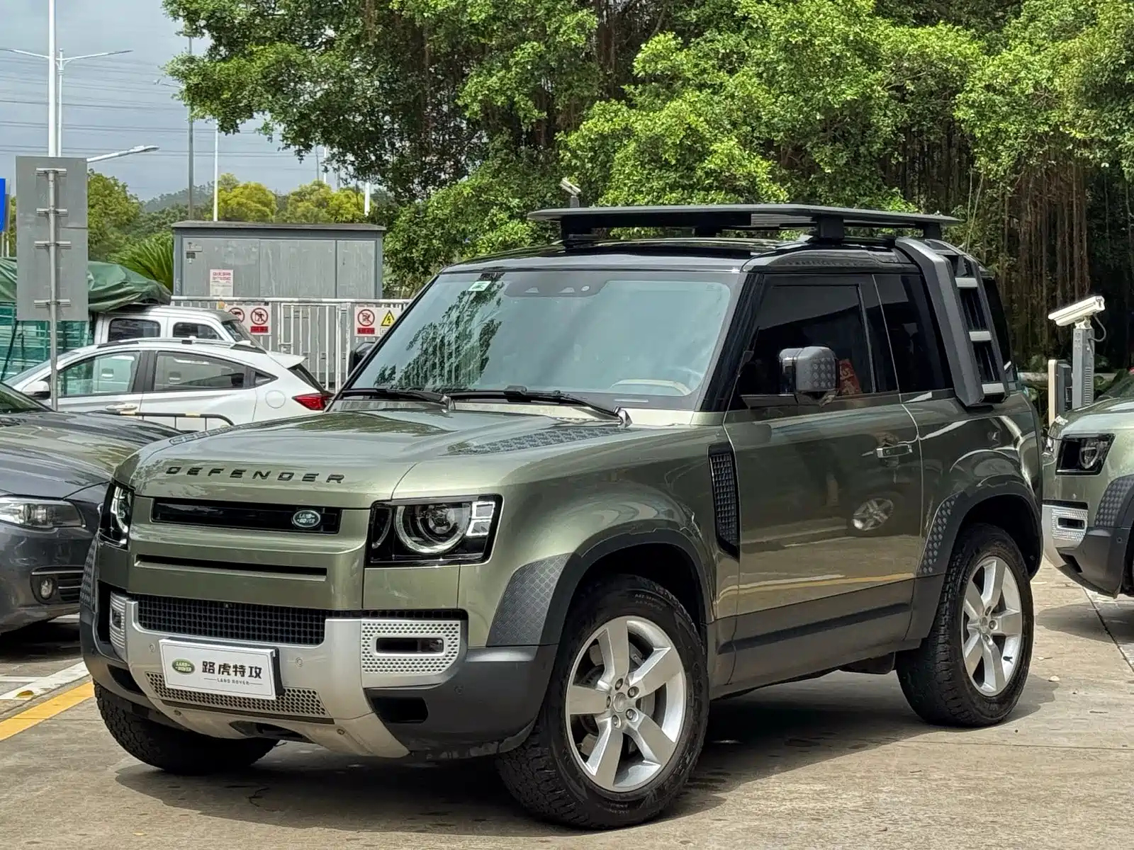 LAND ROVER DEFENDER 2023