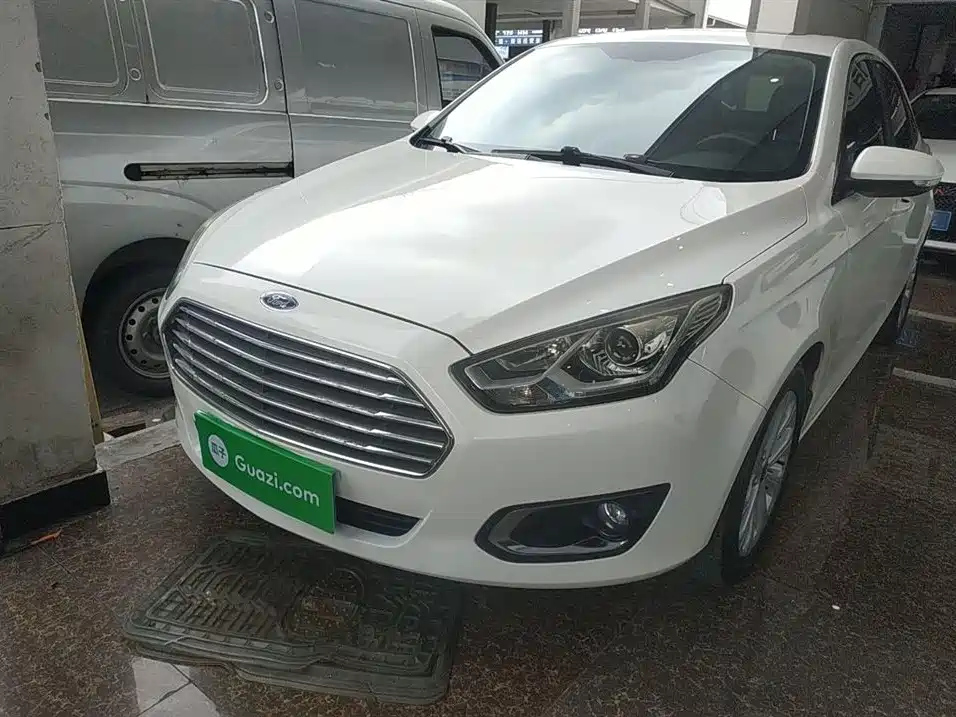 FORD ESCORT 2015