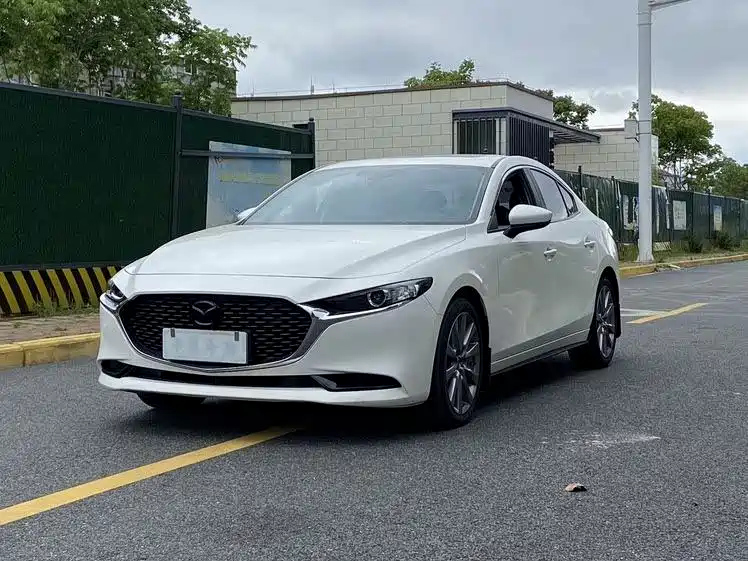 MAZDA 3 AXELA 2022