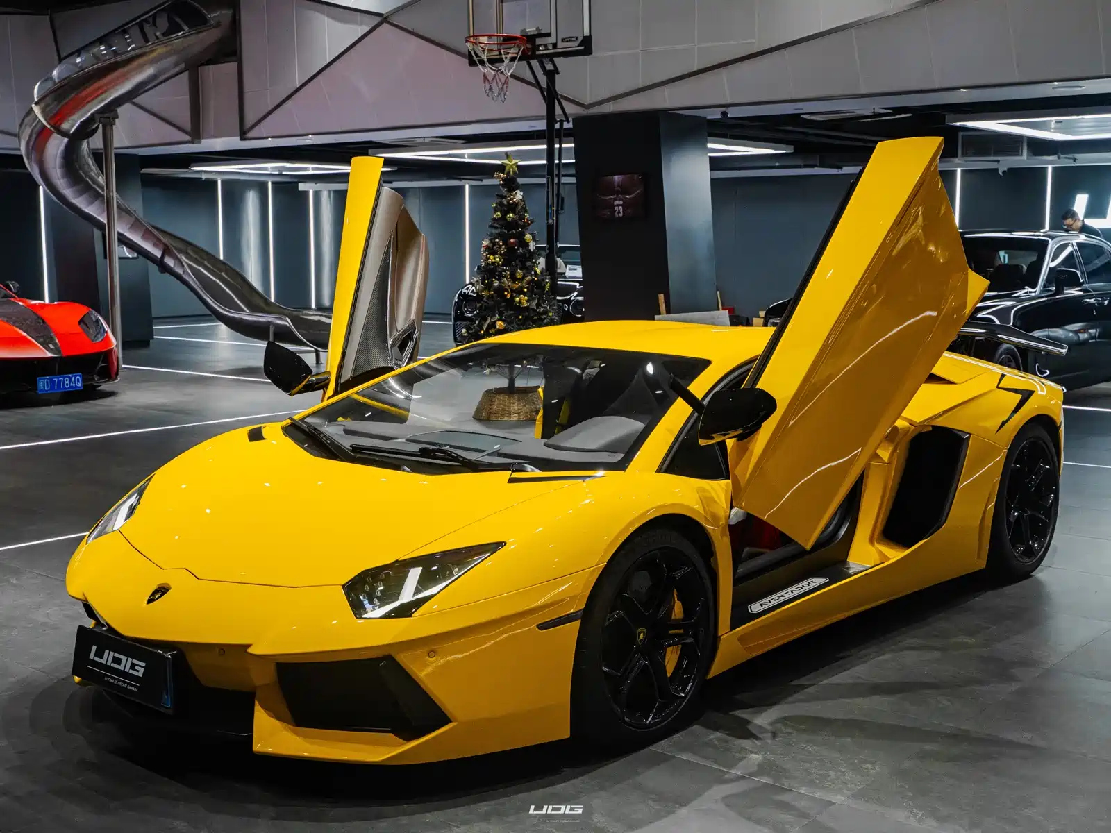 LAMBORGHINI AVENTADOR 2011
