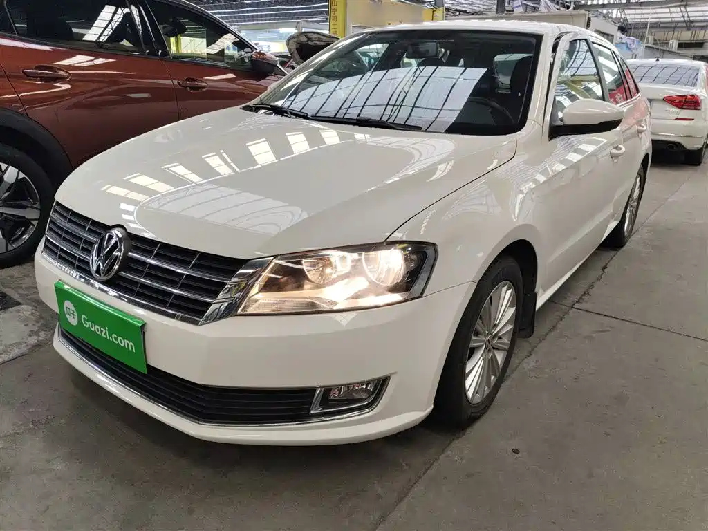 VOLKSWAGEN LAVIDA 2013
