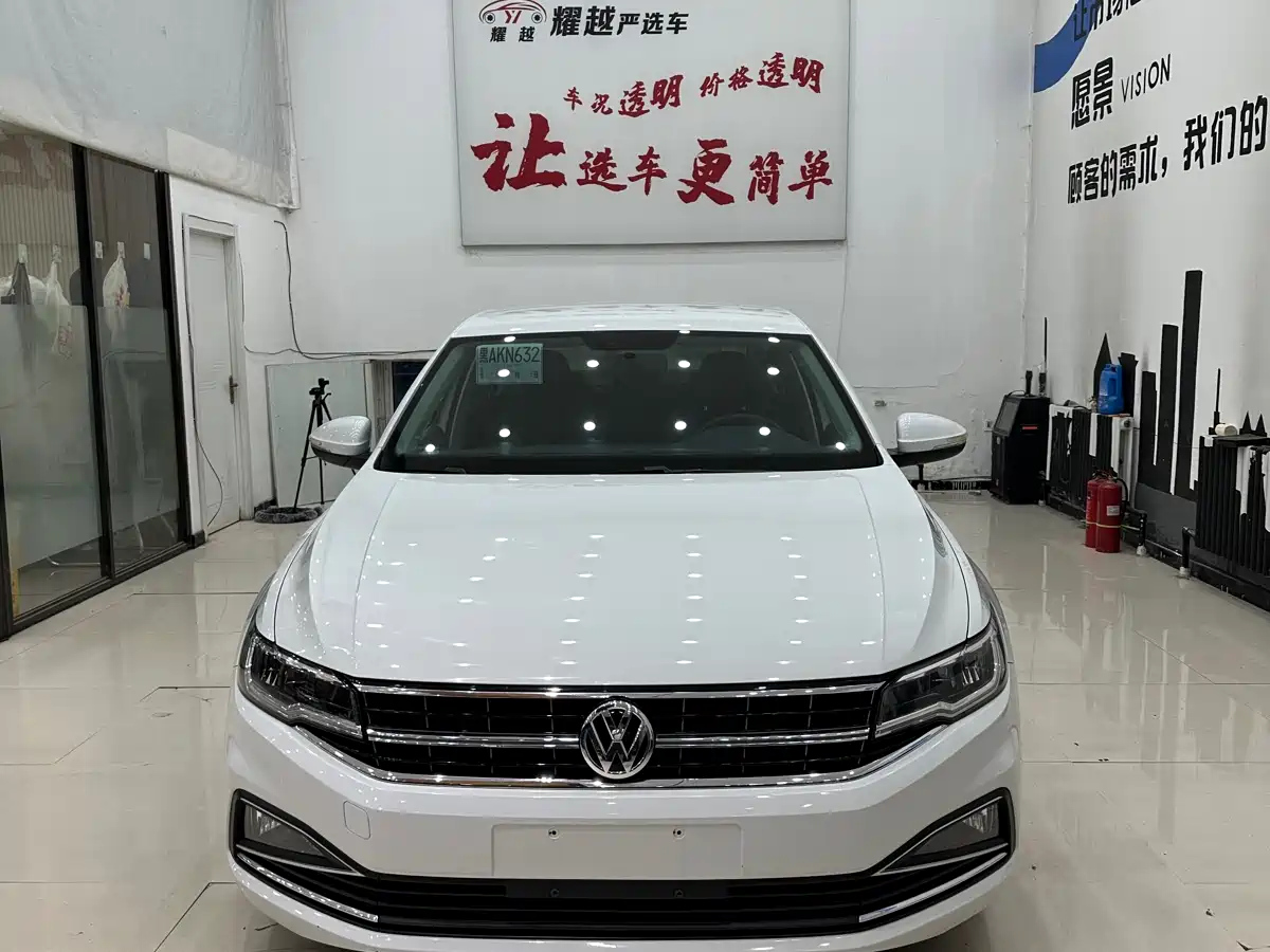 VOLKSWAGEN BORA 2020