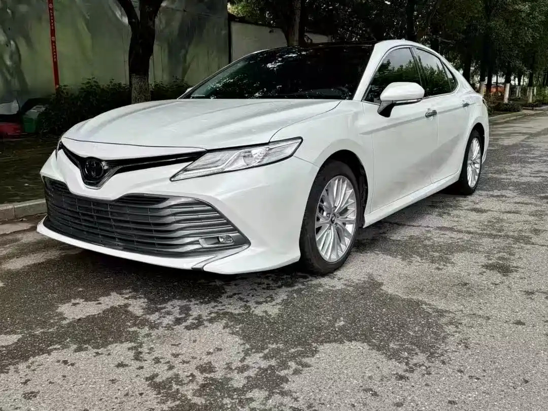 TOYOTA CAMRY 2019