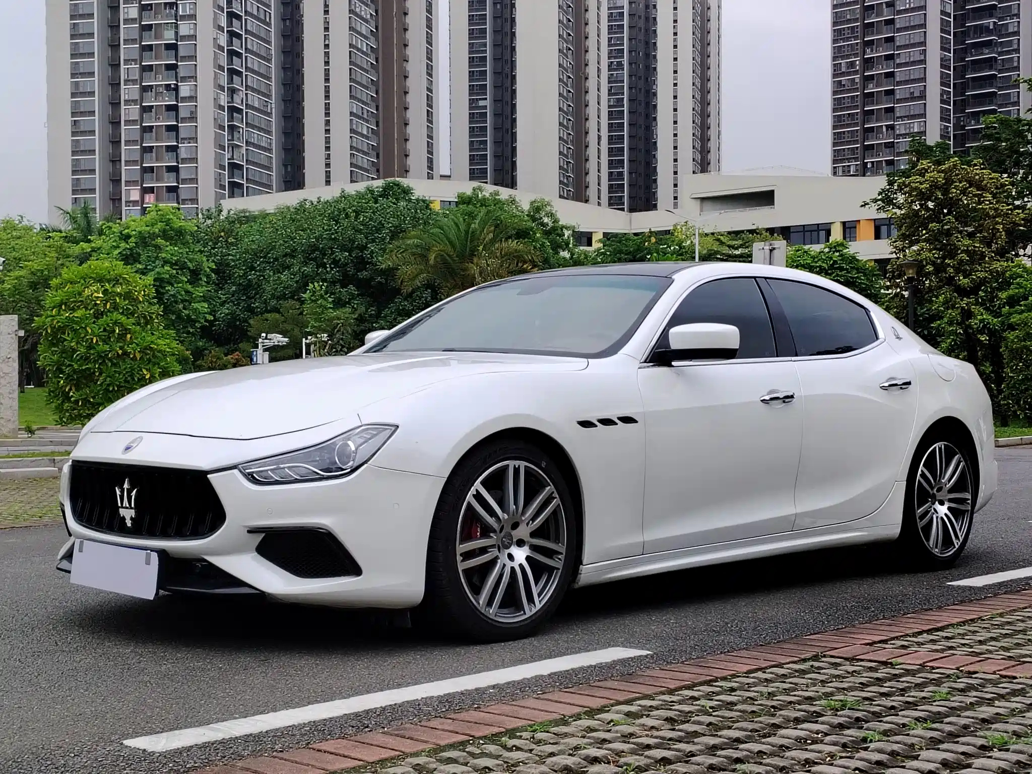 MASERATI GHIBLI