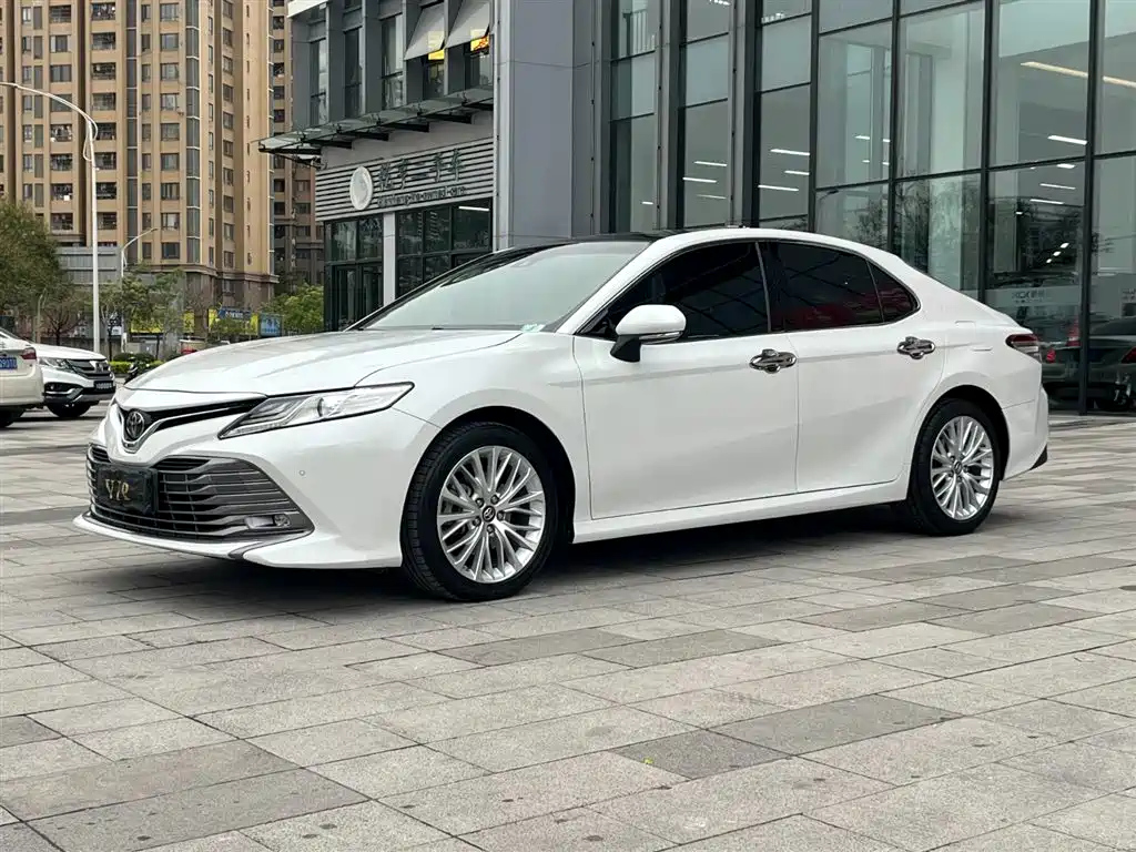 TOYOTA CAMRY 2019