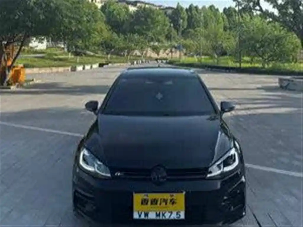 VOLKSWAGEN GOLF 2020