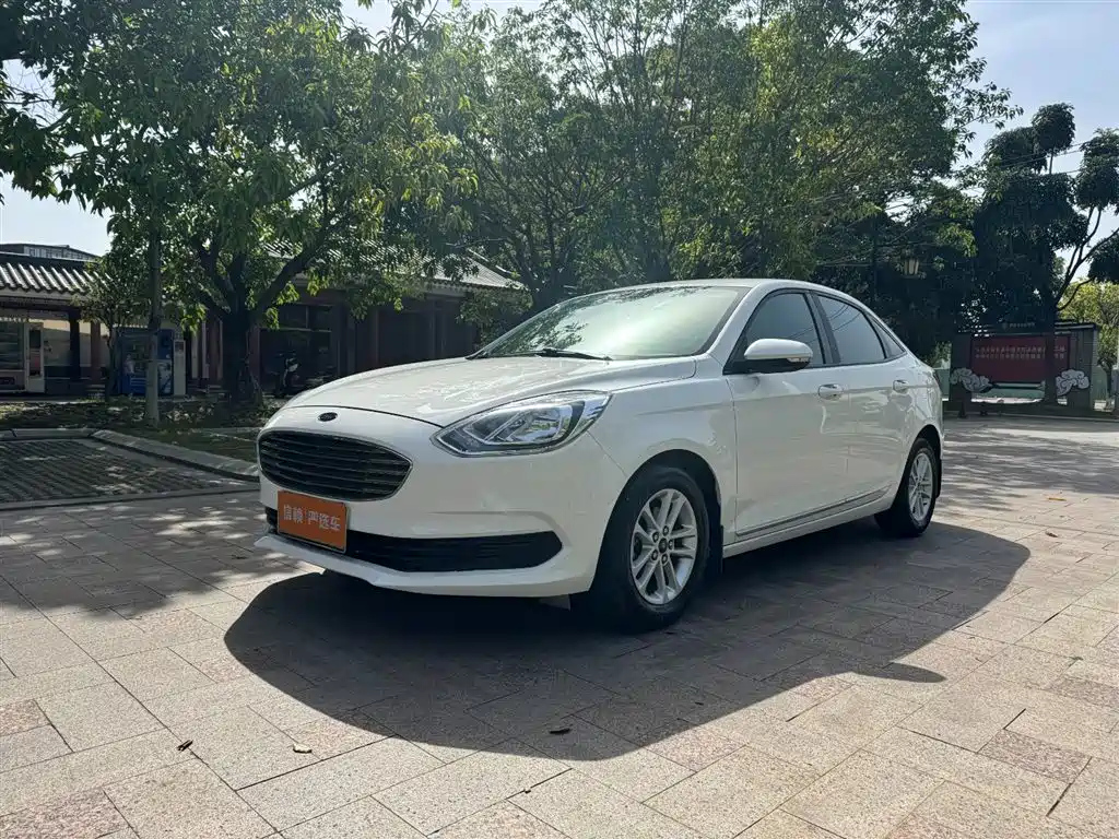 FORD ESCORT 2019