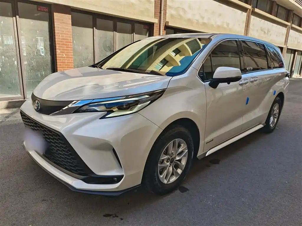 TOYOTA GRANVIA 2023