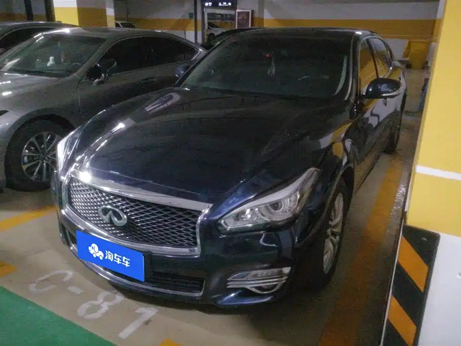 INFINITI Q70 2017