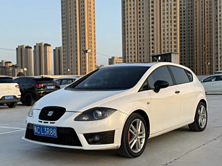 Заказать SEAT LEON