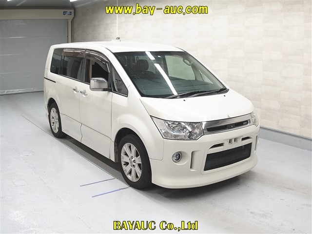 MITSUBISHI DELICA D5 2012