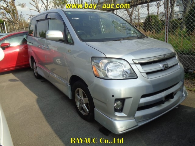 TOYOTA NOAH 2005