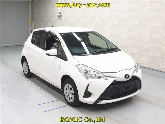 TOYOTA VITZ 2017