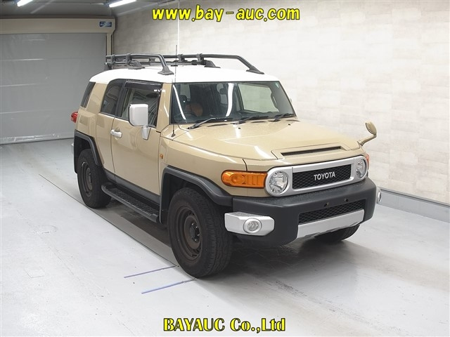 TOYOTA FJ CRUISER 2016