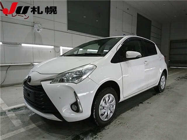 TOYOTA VITZ 2019