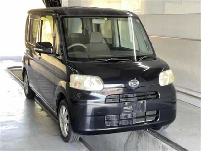 DAIHATSU TANTO 2010