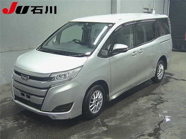 TOYOTA NOAH 2018