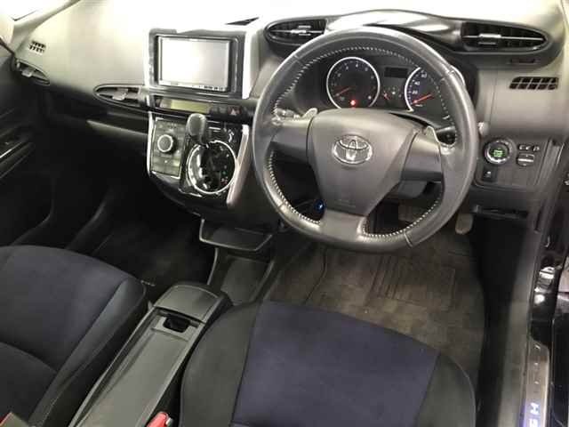 TOYOTA WISH 2012