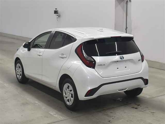 TOYOTA AQUA 2023