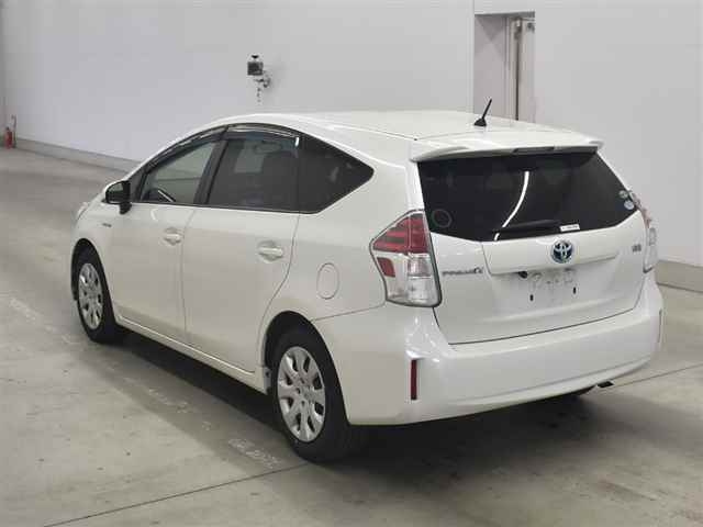 TOYOTA PRIUS ALPHA 2016