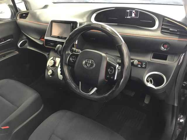 TOYOTA SIENTA 2016