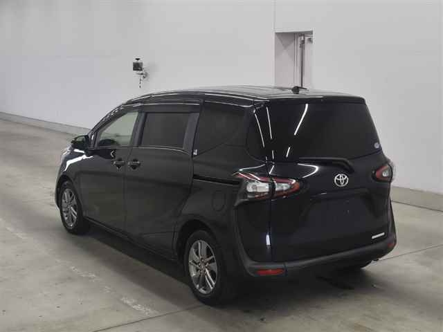 TOYOTA SIENTA 2016