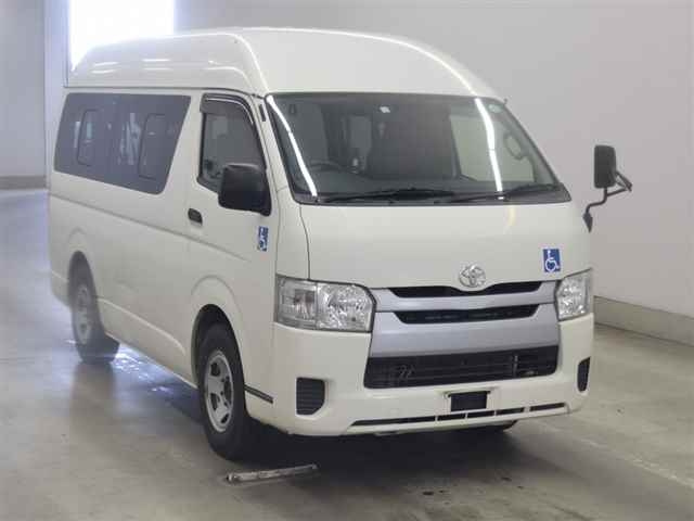 TOYOTA HIACE VAN 2017