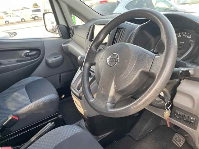 NISSAN NV200 2019