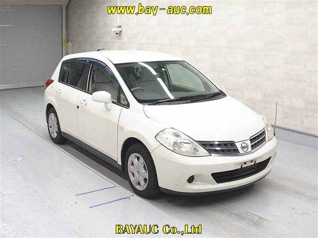NISSAN TIIDA
