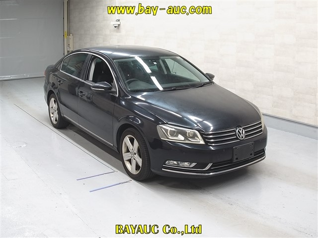 VOLKSWAGEN PASSAT 2012