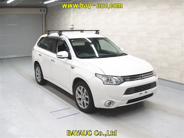 MITSUBISHI OUTLANDER PHEV 2013