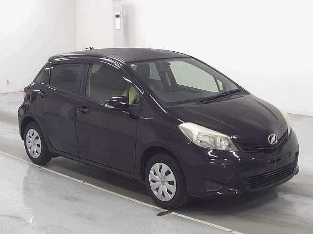TOYOTA VITZ 2013