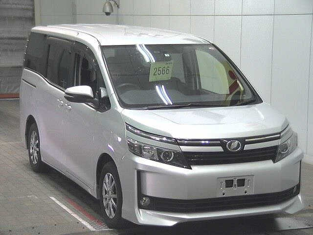 TOYOTA VOXY 2015